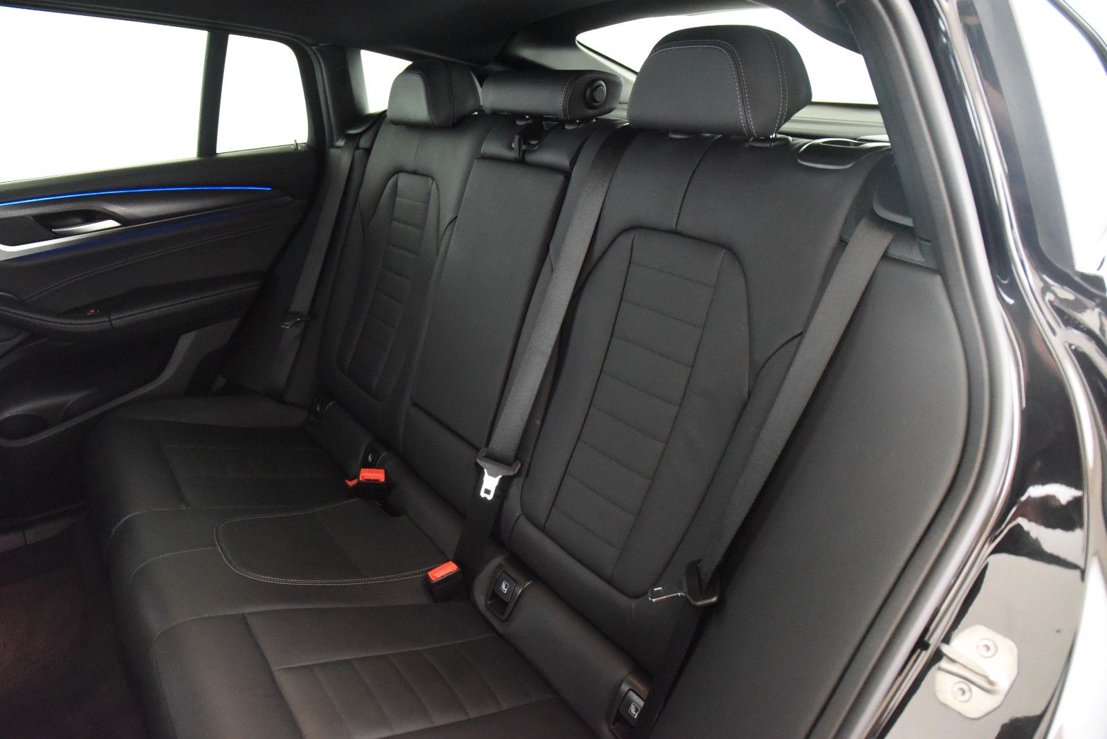 BMW X4 2025 г. Чёрный, пробег 45500 км