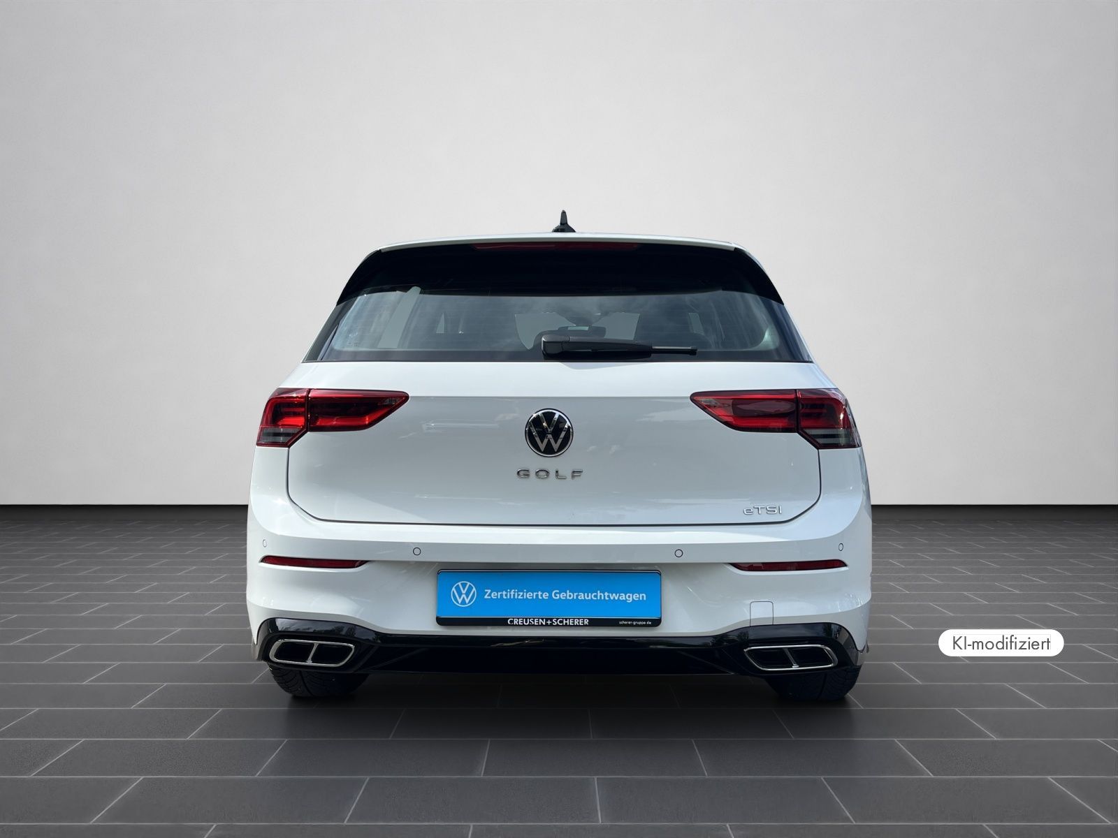 Volkswagen Golf 2024 г. Белый, пробег 33530 км