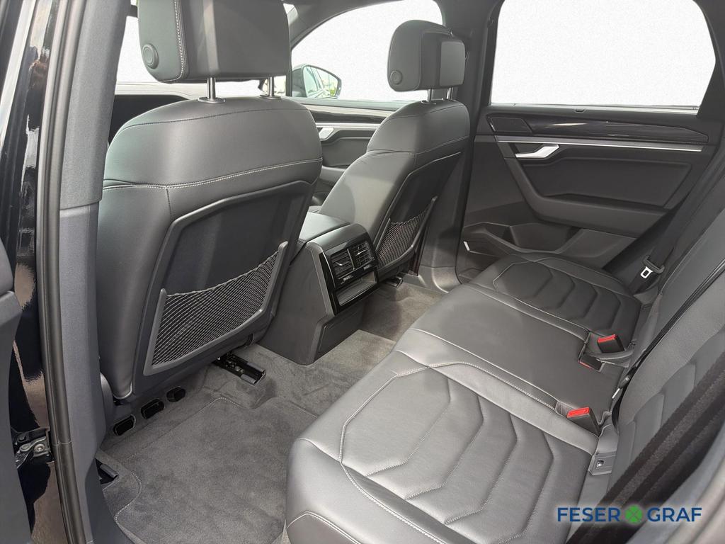 Volkswagen Touareg 2025 г. Чёрный, пробег 7500 км