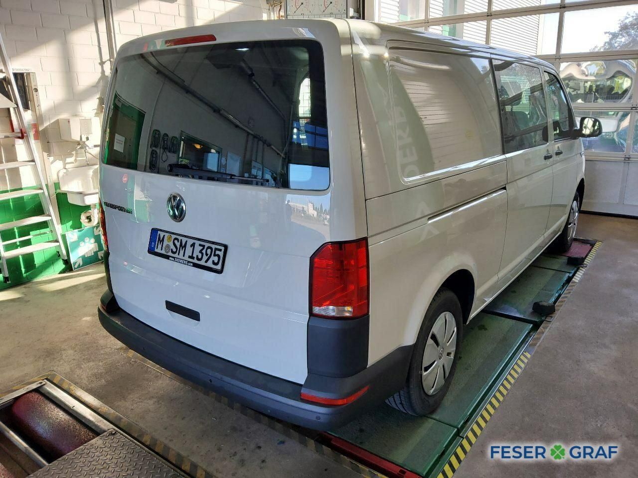 Volkswagen T6 KOMBI 2021 г. Белый, пробег 41950 км