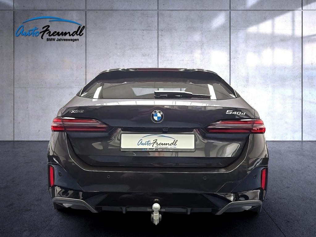 BMW 540 2025 г. Серый, пробег 15500 км