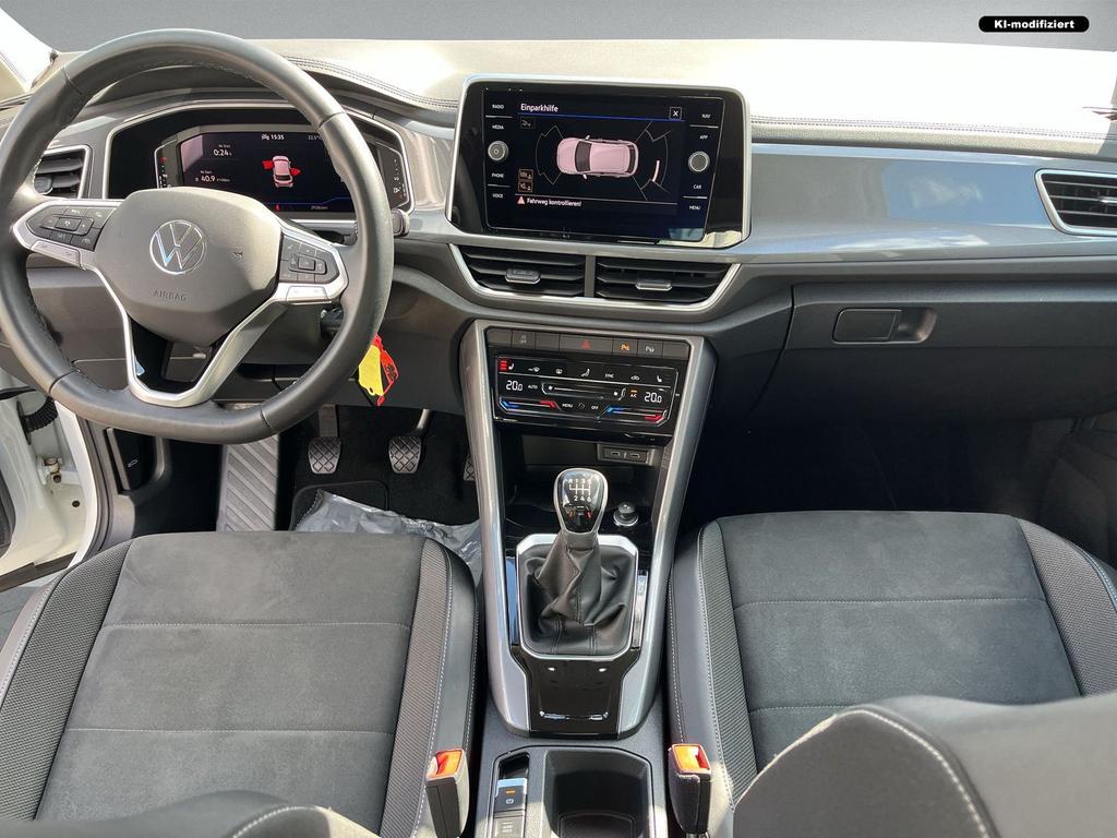Volkswagen T-Roc 2022 г. Белый, пробег 29300 км
