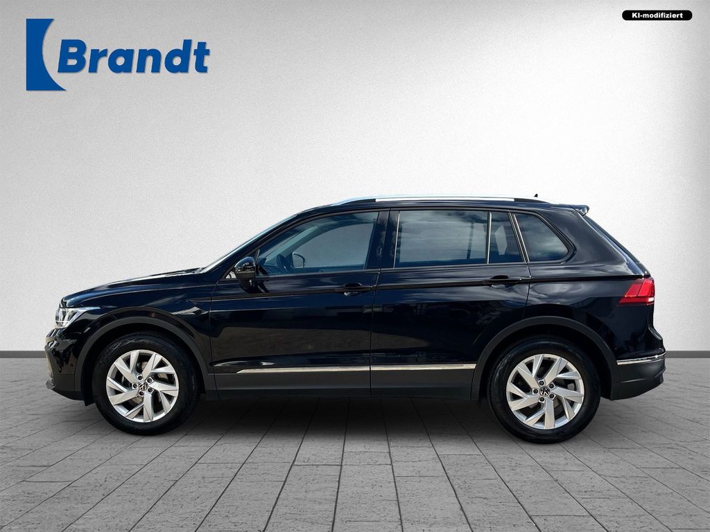 Volkswagen Tiguan 2023 г. Чёрный, пробег 52200 км
