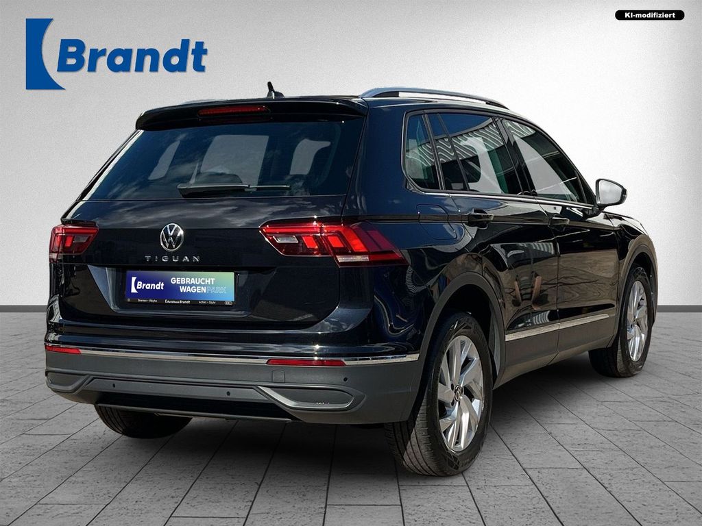 Volkswagen Tiguan 2023 г. Чёрный, пробег 52200 км