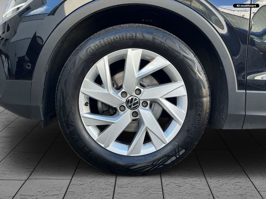 Volkswagen Tiguan 2023 г. Чёрный, пробег 52200 км