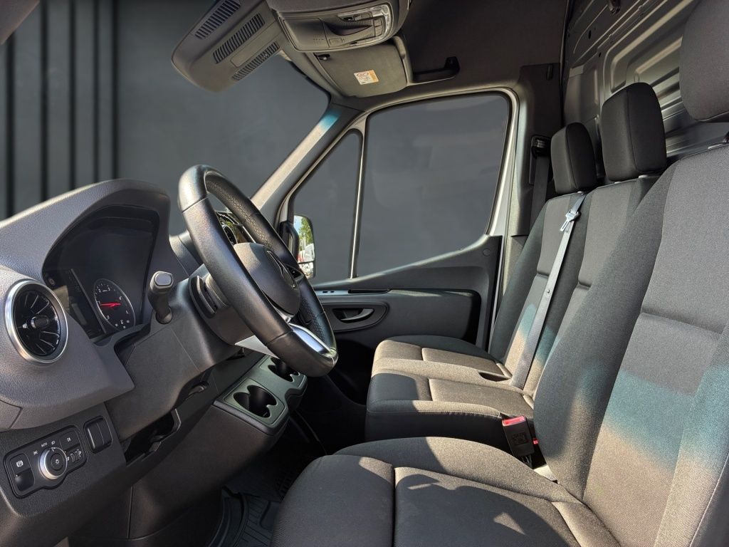 Mercedes-Benz SPRINTER 2025 г. Белый, пробег 29974 км