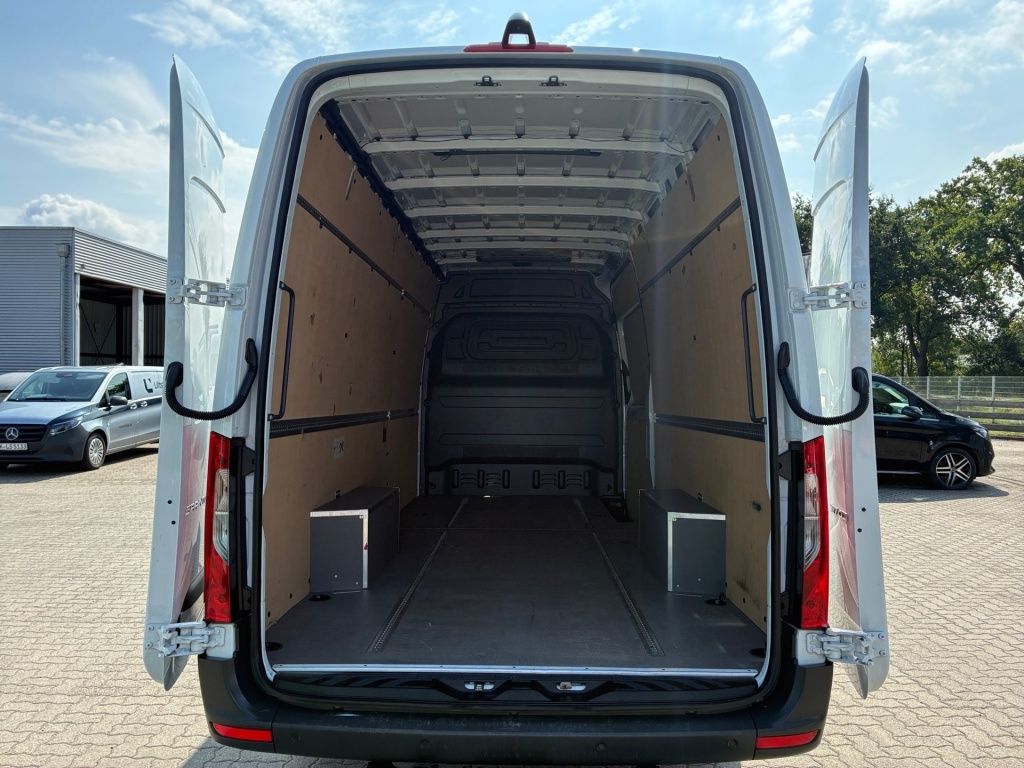Mercedes-Benz SPRINTER 2025 г. Белый, пробег 29974 км