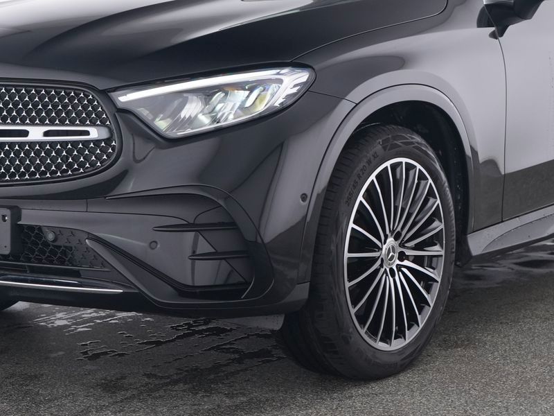 Mercedes-Benz GLC 200 2025 г. Чёрный, пробег 11904 км