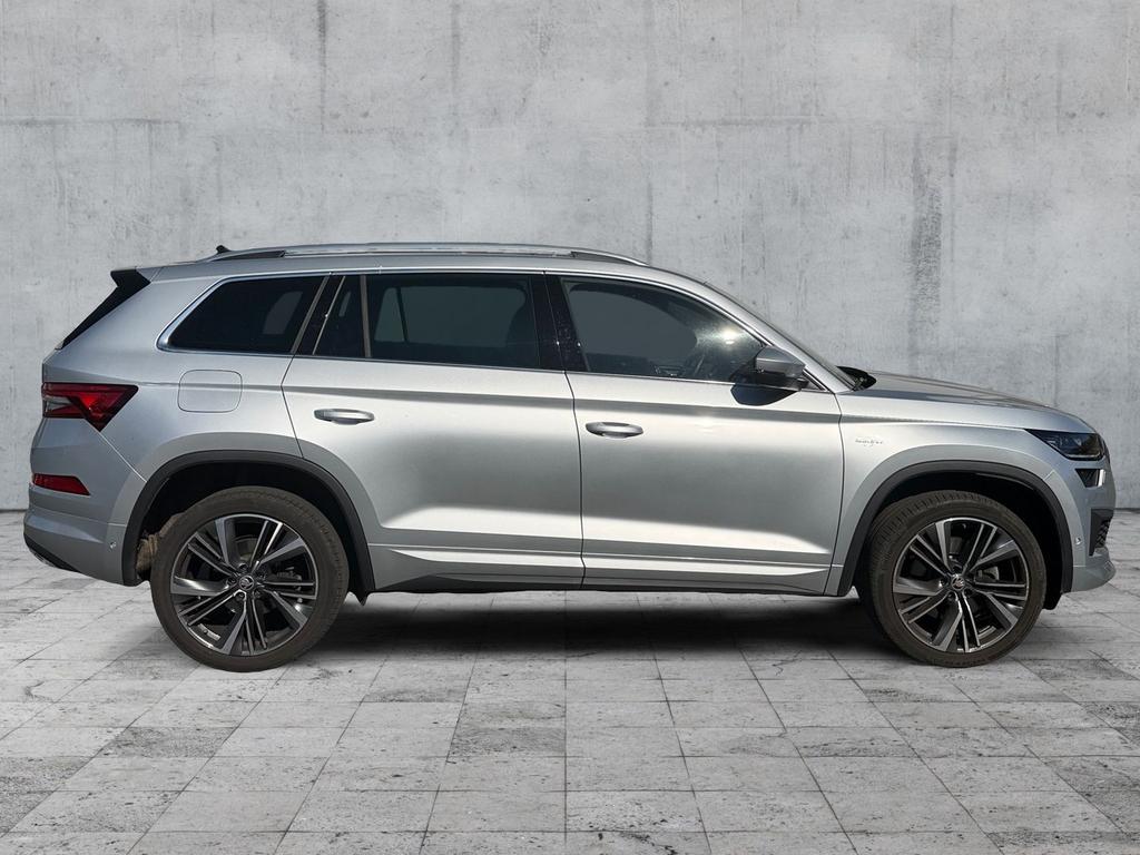Skoda Kodiaq 2023 г. Серебристый, пробег 30362 км