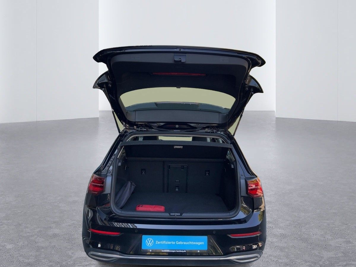 Volkswagen Golf 2023 г. Чёрный, пробег 58966 км