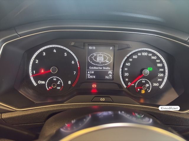 Volkswagen T-Roc 2021 г. Белый, пробег 32964 км