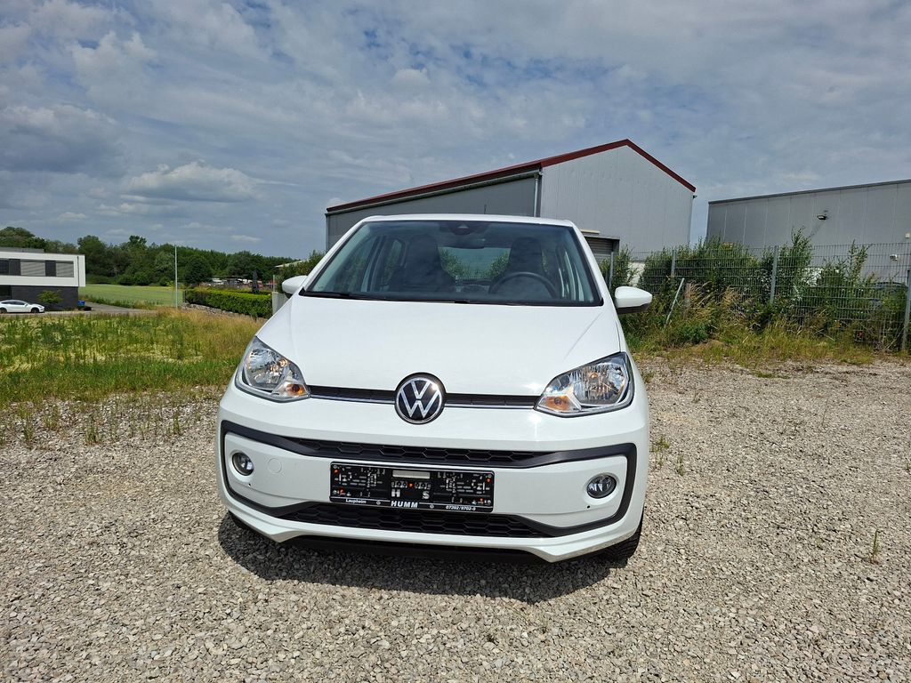 Volkswagen up! 2022 г. Белый, пробег 36000 км