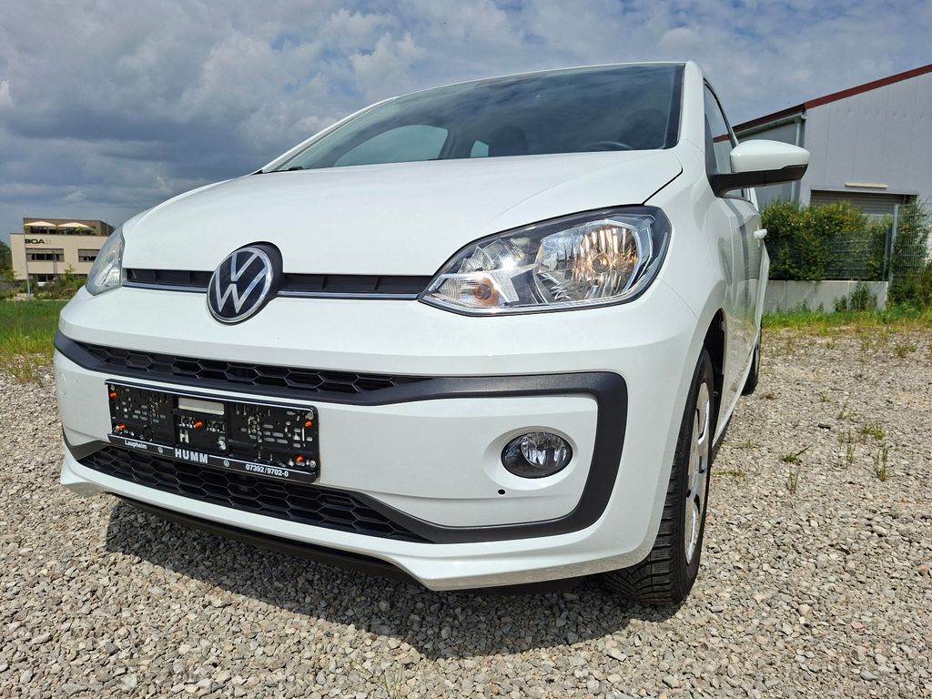 Volkswagen up! 2022 г. Белый, пробег 36000 км