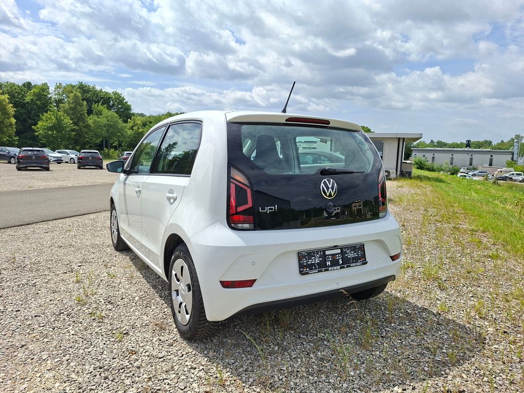 Volkswagen up! 2022 г. Белый, пробег 36000 км