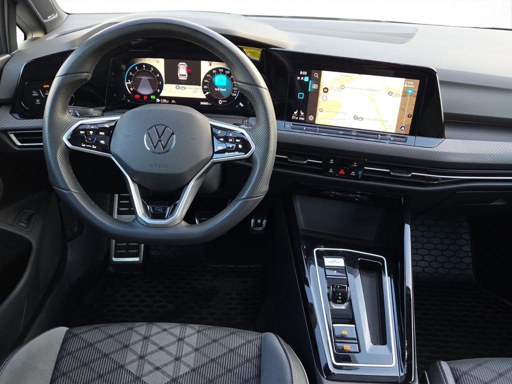 Volkswagen Golf 2024 г. Чёрный, пробег 38885 км