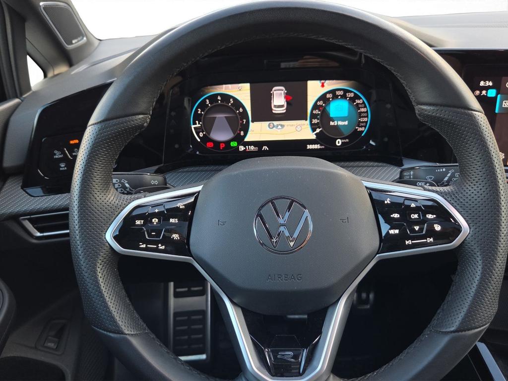 Volkswagen Golf 2024 г. Чёрный, пробег 38885 км