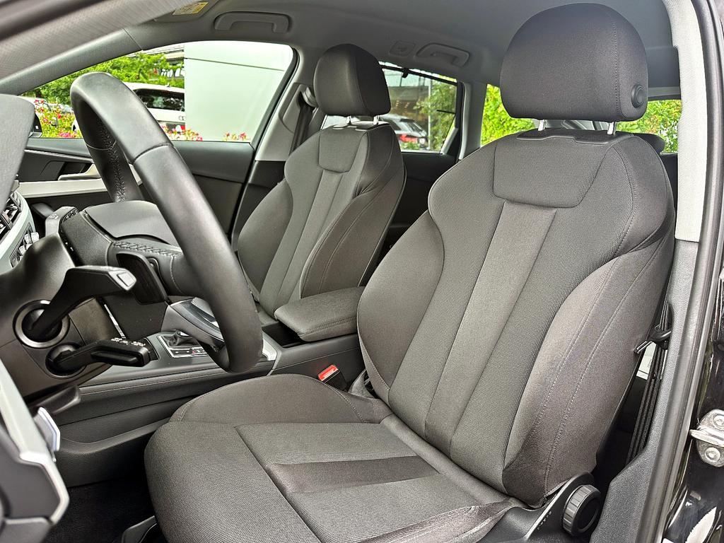 Audi A4 2023 г. Чёрный, пробег 55490 км