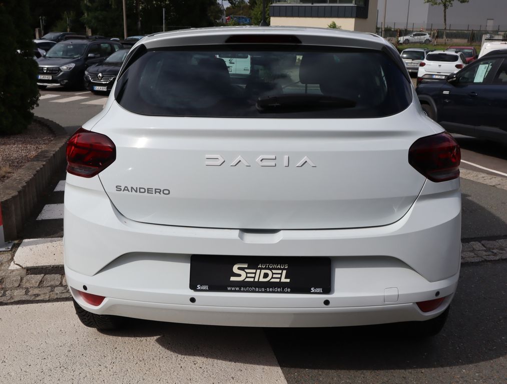 Dacia Sandero 2023 г. Белый, пробег 35720 км