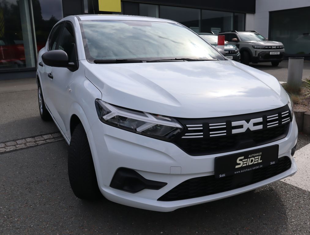 Dacia Sandero 2023 г. Белый, пробег 35720 км