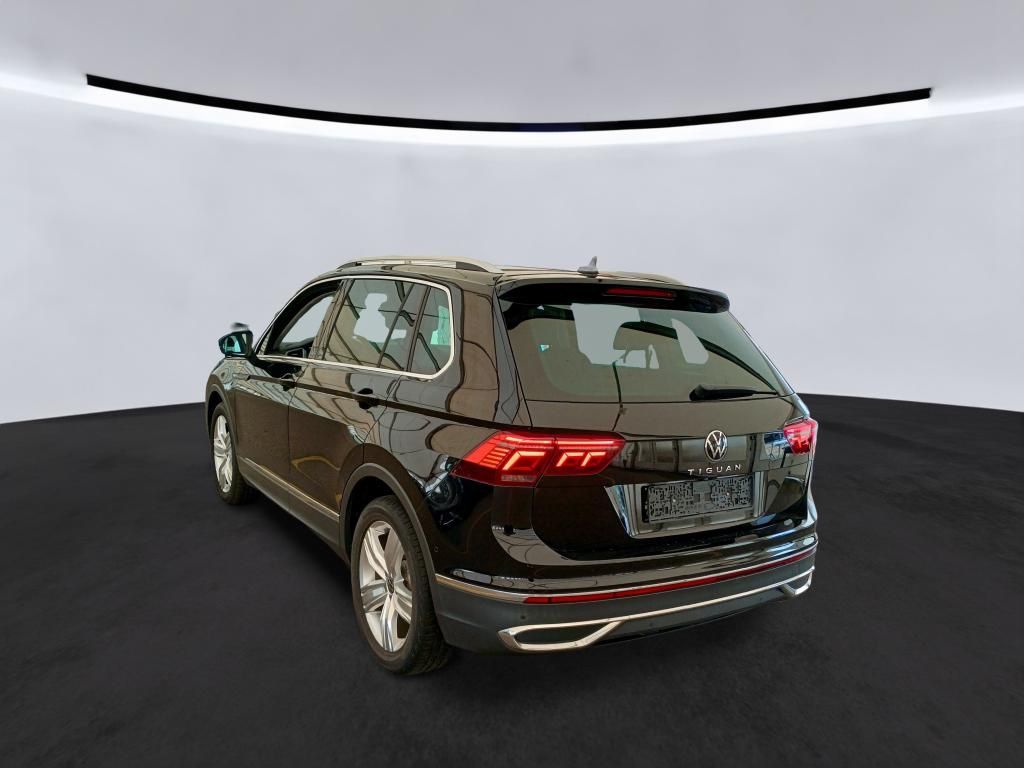 Volkswagen Tiguan 2021 г. Чёрный, пробег 50000 км