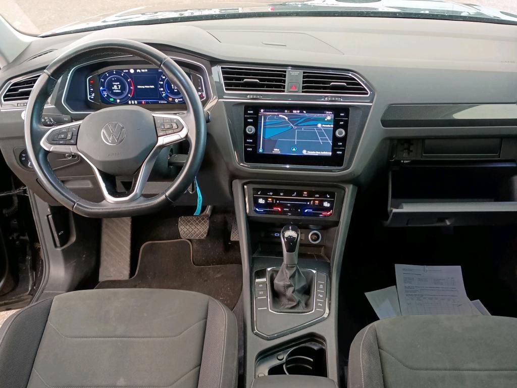 Volkswagen Tiguan 2021 г. Чёрный, пробег 50000 км