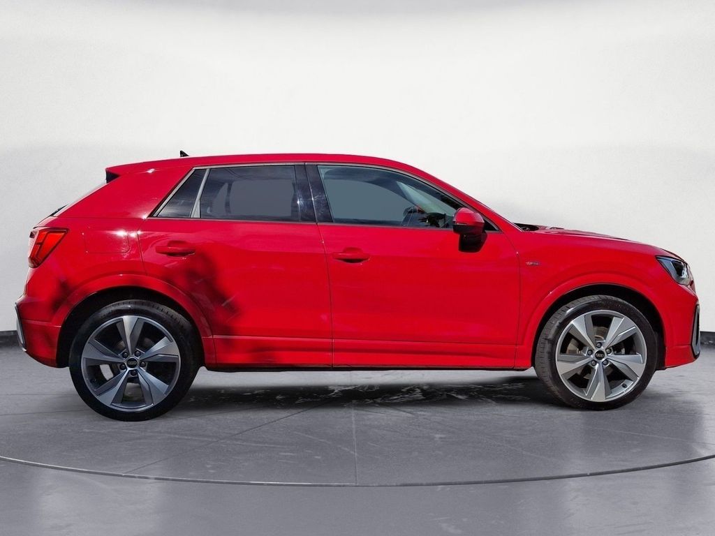Audi Q2 2022 г. Красный, пробег 46473 км