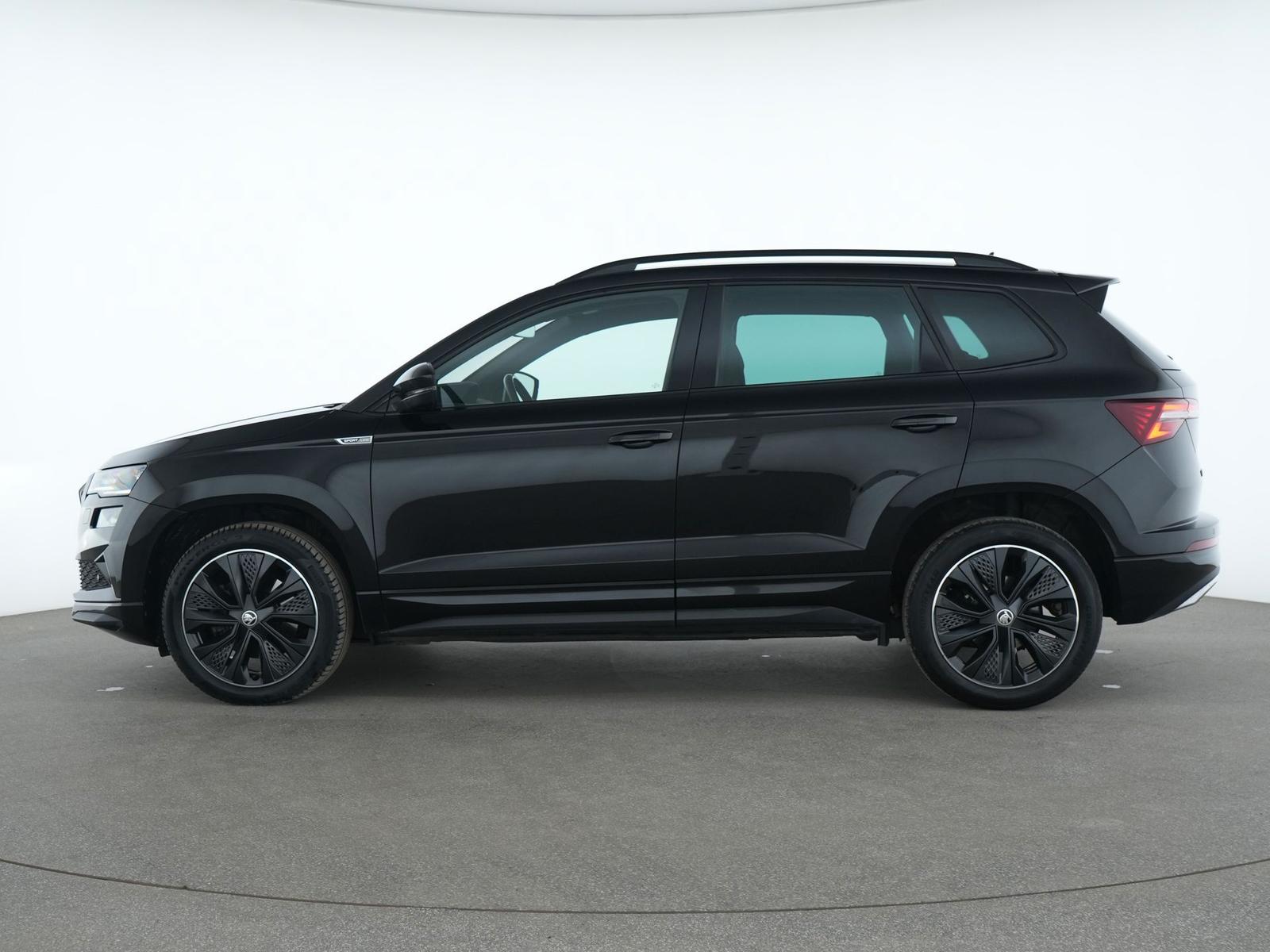 Skoda Karoq 2023 г. Чёрный, пробег 44926 км