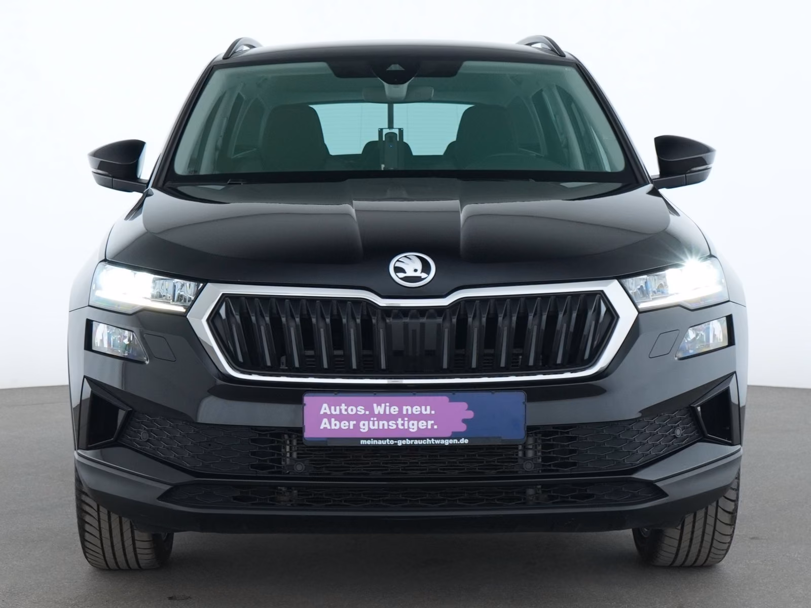 Skoda Karoq 2024 г. Чёрный, пробег 49130 км
