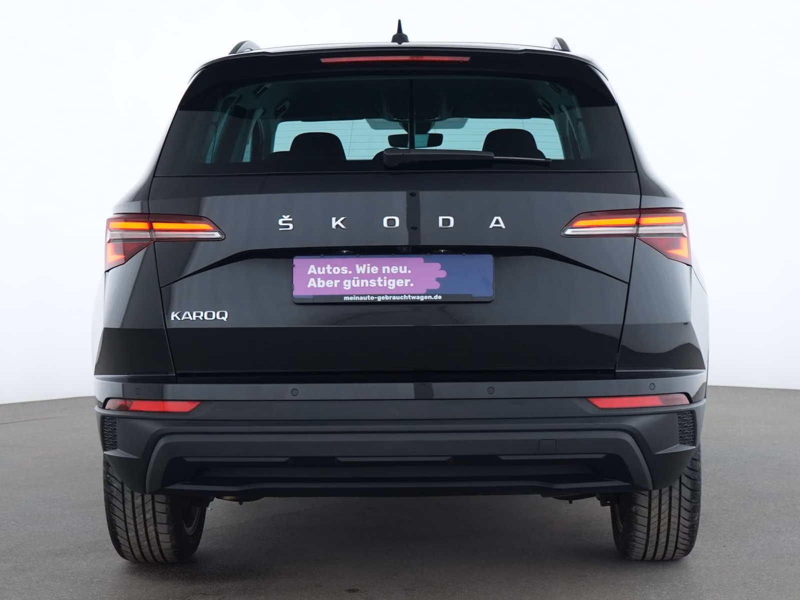 Skoda Karoq 2024 г. Чёрный, пробег 49130 км