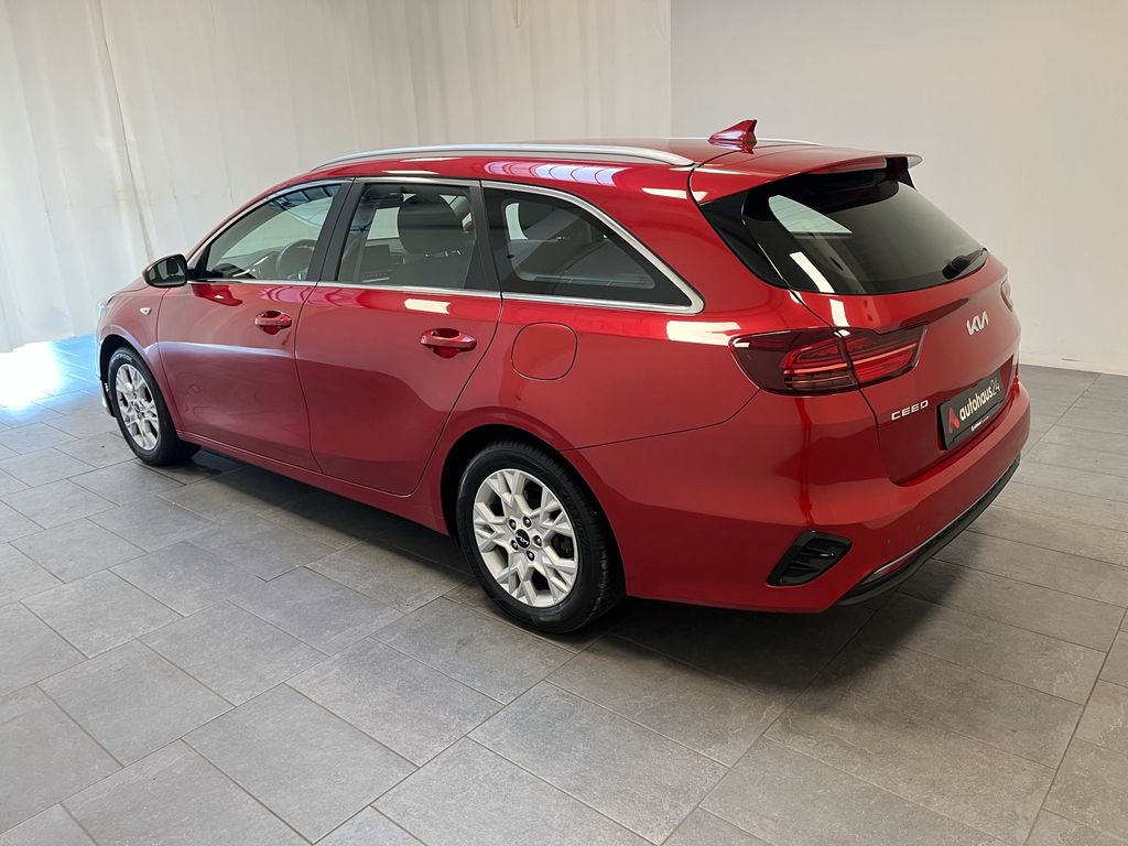 SEAT Ibiza 2023 г. Красный, пробег 58661 км
