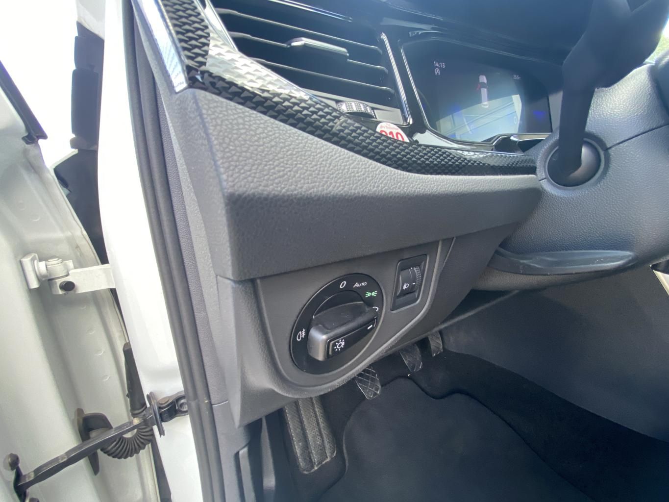 Volkswagen Taigo 2022 г. Белый, пробег 34062 км