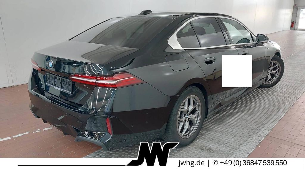 BMW 520 2024 г. Чёрный, пробег 47200 км