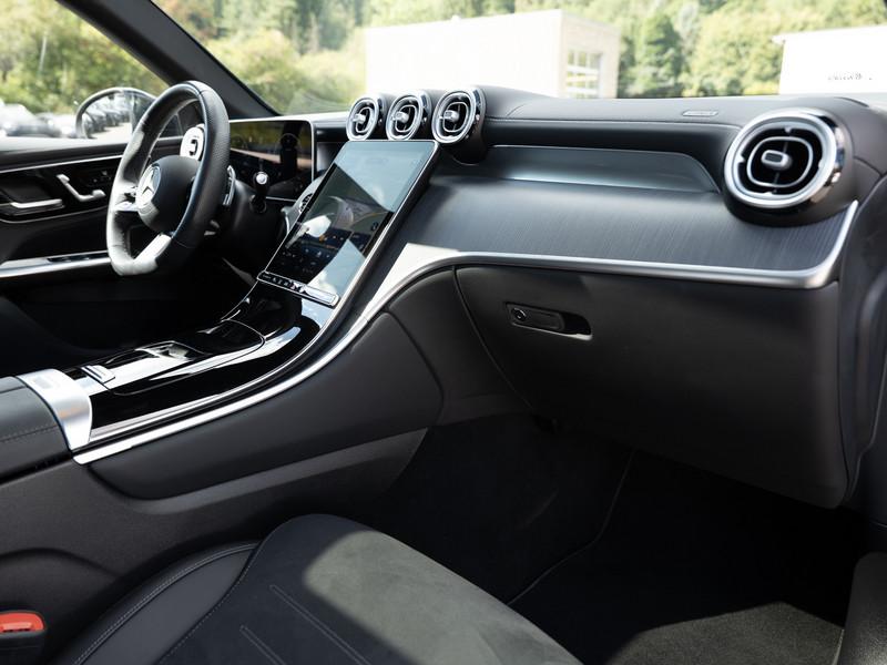 Mercedes-Benz GLC 220 2025 г. Чёрный, пробег 13140 км