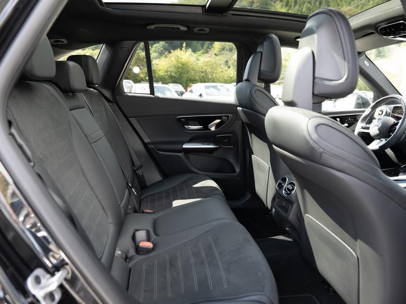 Mercedes-Benz GLC 220 2025 г. Чёрный, пробег 13140 км