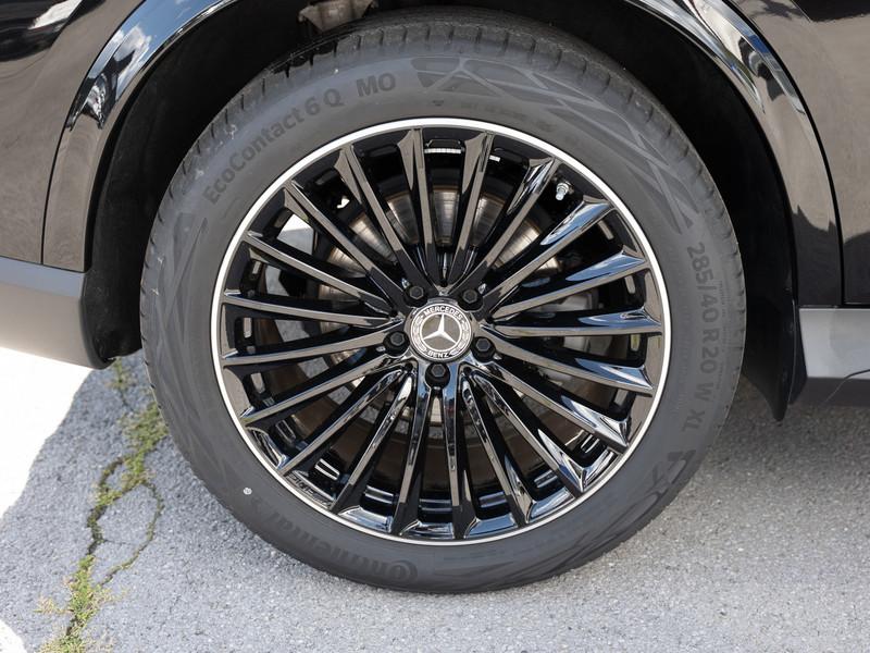 Mercedes-Benz GLC 220 2025 г. Чёрный, пробег 13140 км