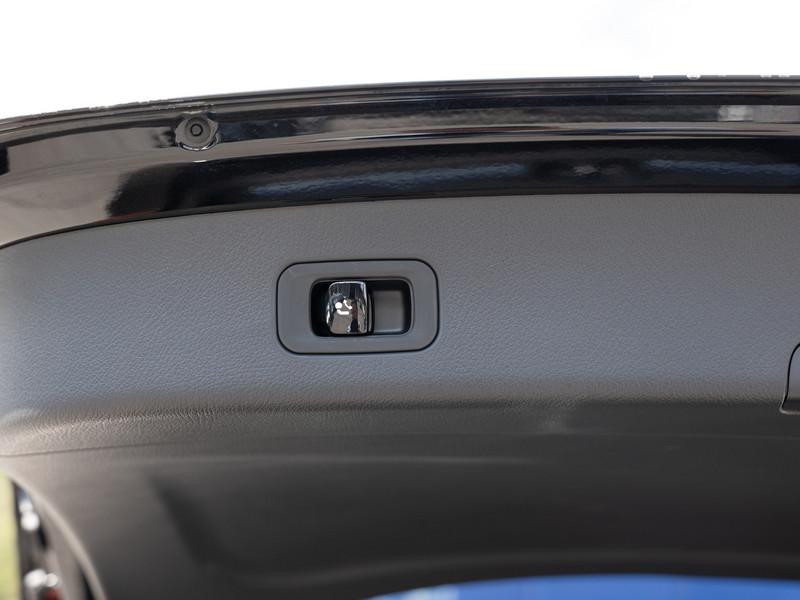 Mercedes-Benz GLC 220 2025 г. Чёрный, пробег 13140 км