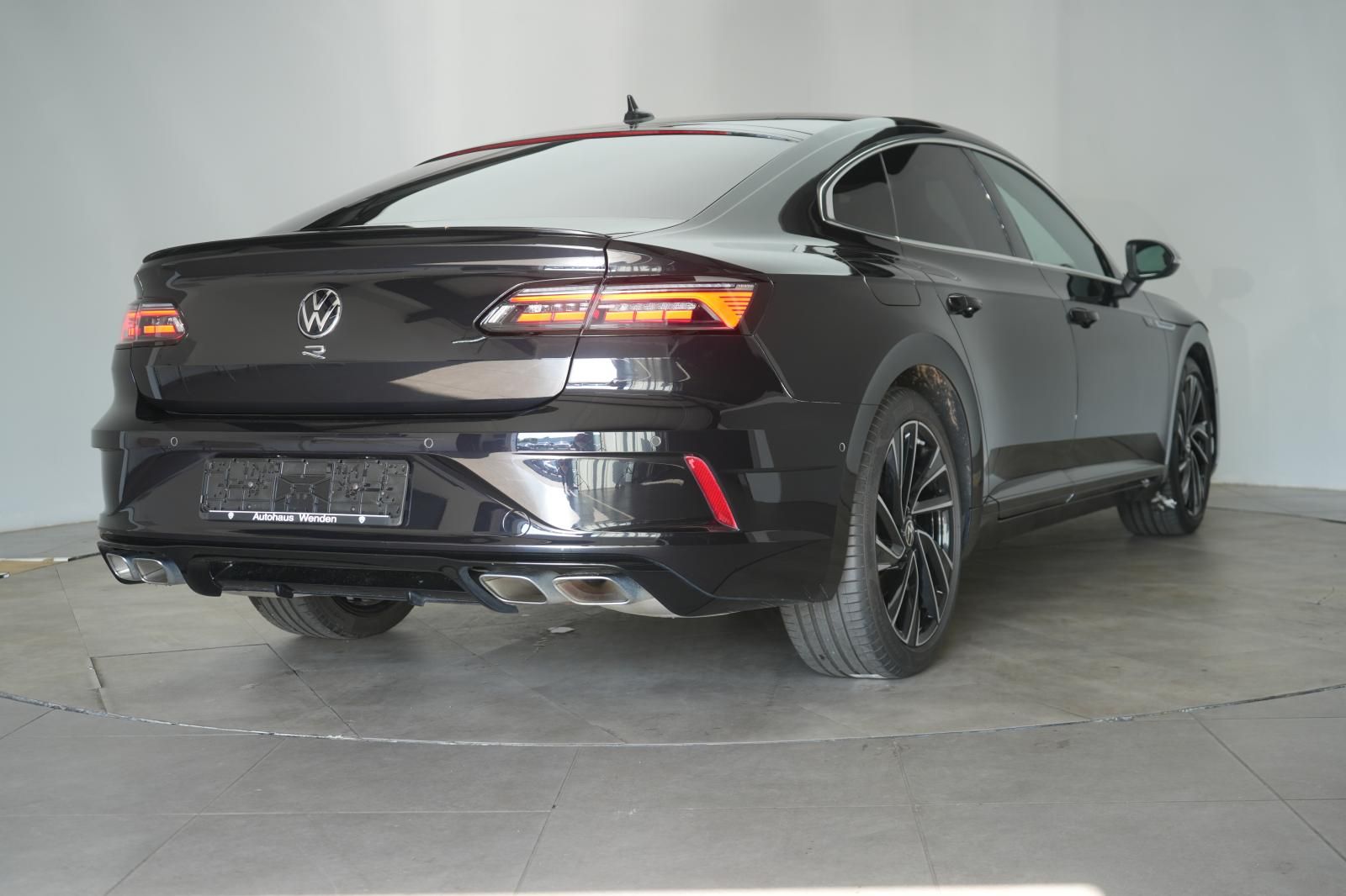 Volkswagen Arteon 2022 г. Чёрный, пробег 49000 км