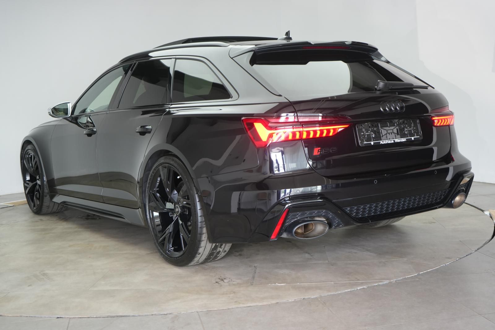 Audi RS6 2023 г. Чёрный, пробег 59000 км