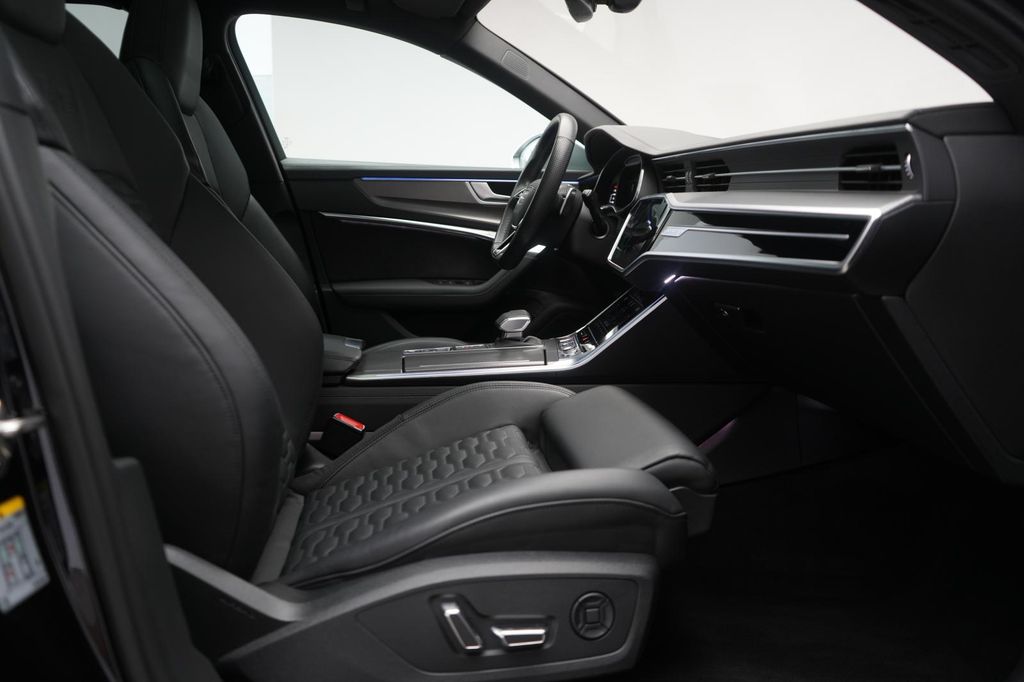 Audi RS6 2023 г. Чёрный, пробег 59000 км