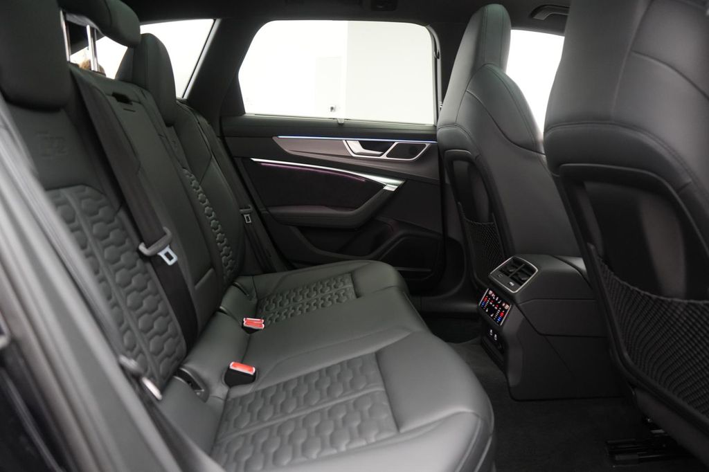 Audi RS6 2023 г. Чёрный, пробег 59000 км
