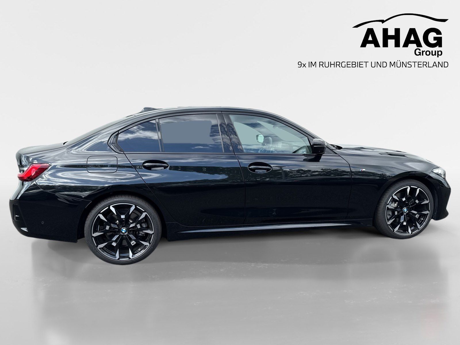BMW 330 2025 г. Чёрный, пробег 15496 км