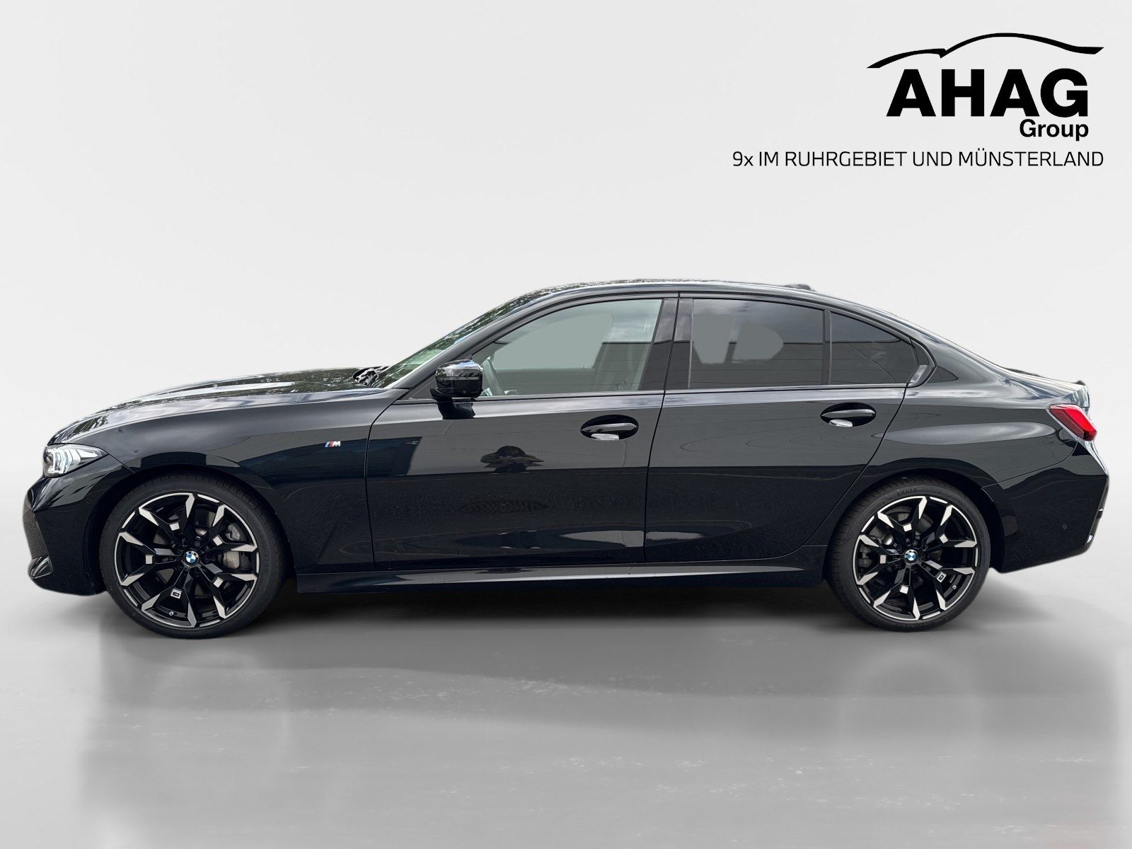 BMW 330 2025 г. Чёрный, пробег 15496 км