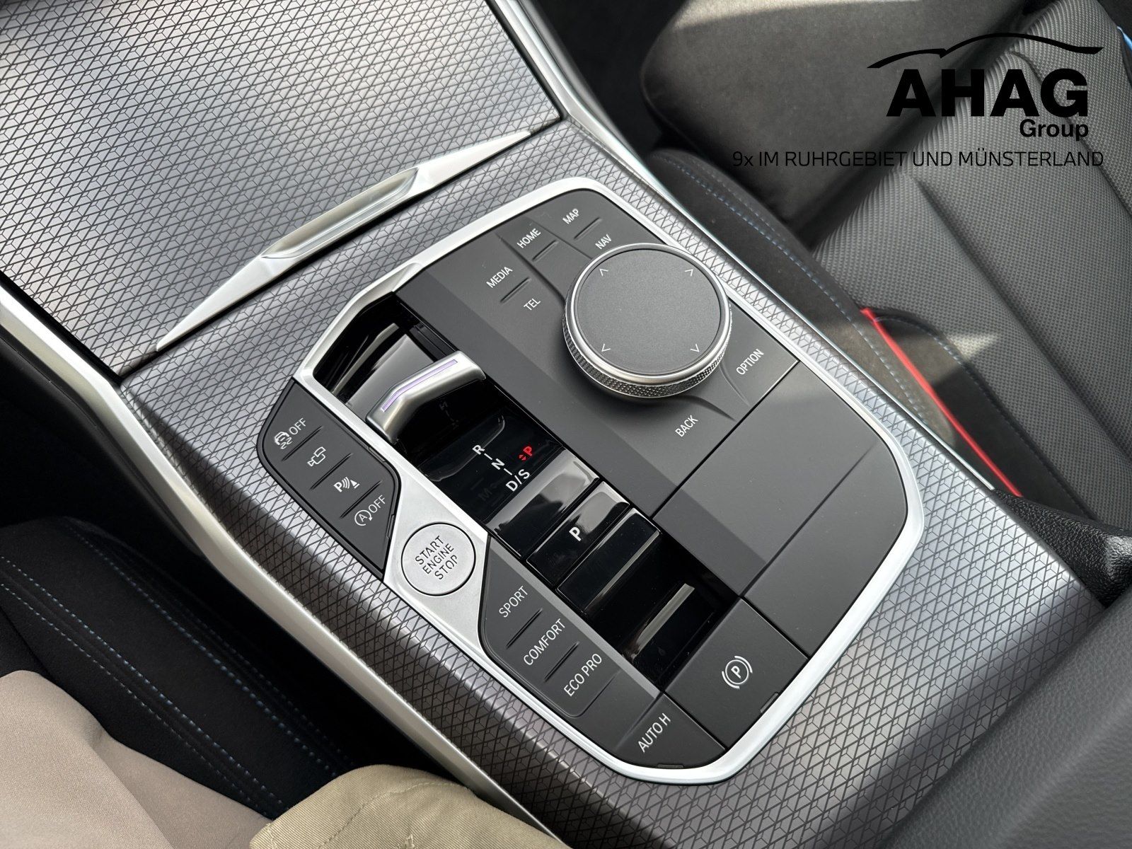 BMW 330 2025 г. Чёрный, пробег 15496 км
