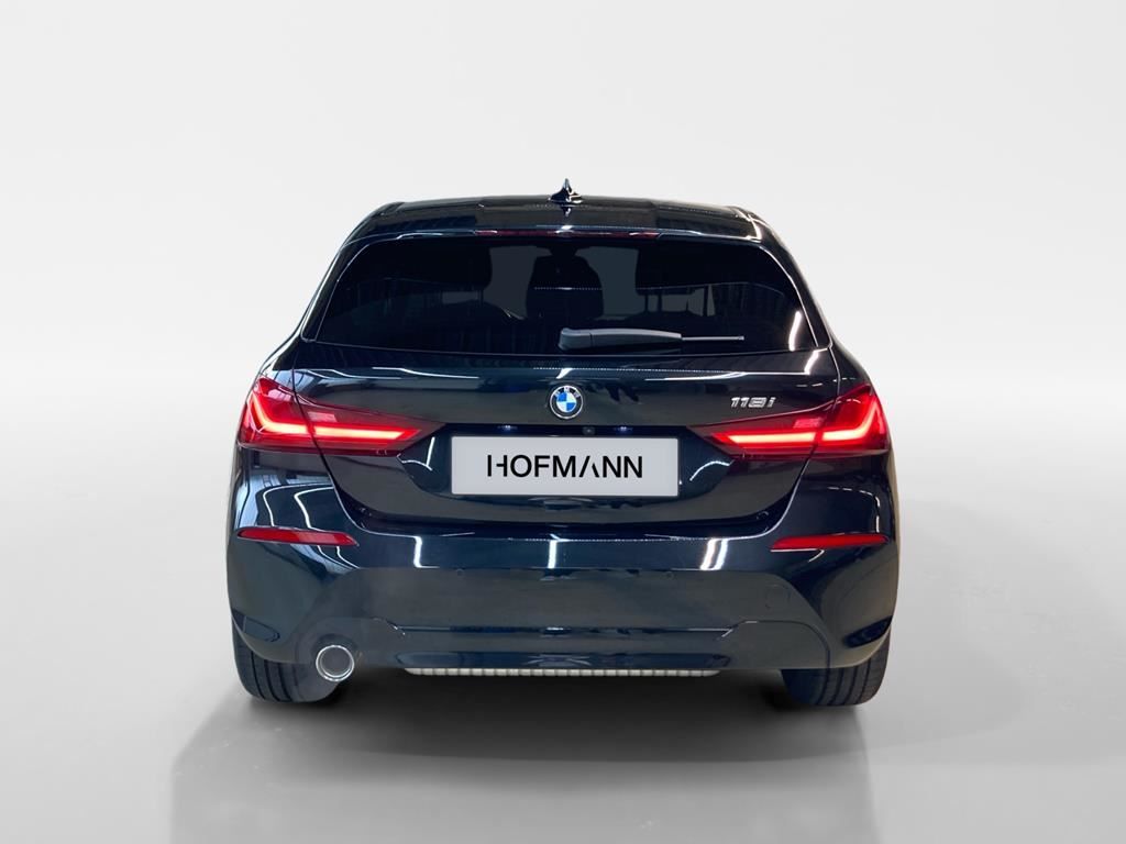 BMW 118 2023 г. Чёрный, пробег 24300 км