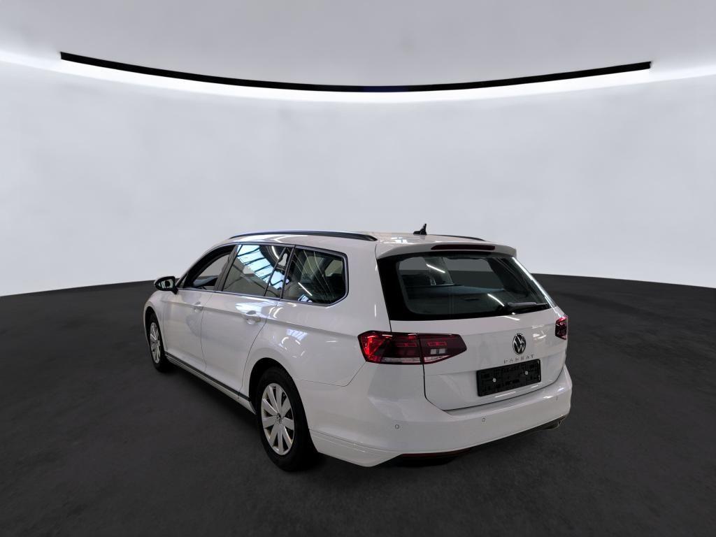 Volkswagen PASSAT VARIANT 2023 г. Белый, пробег 54235 км