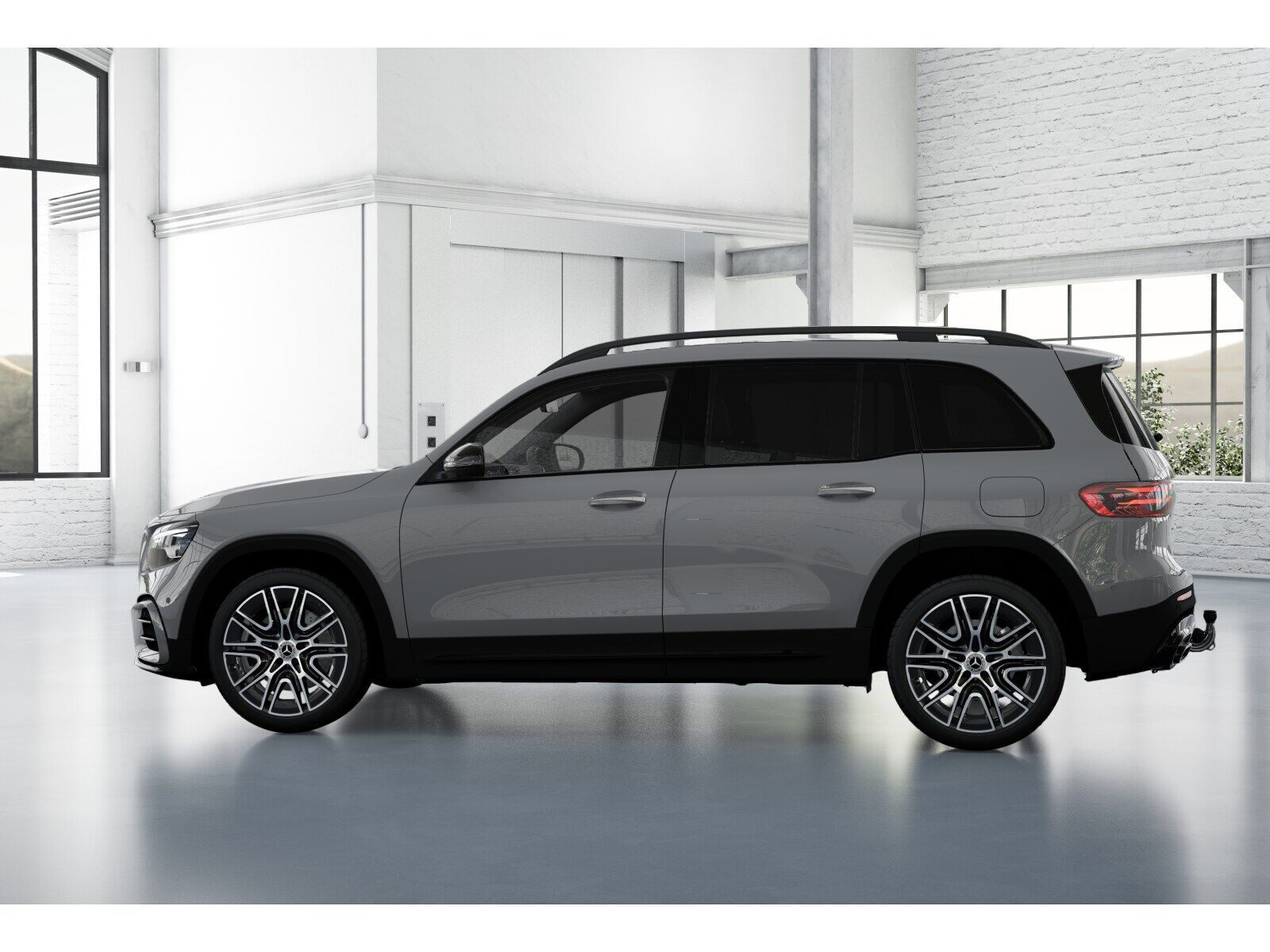 Mercedes-Benz GLB 250 2026 г. Серый, пробег 9900 км
