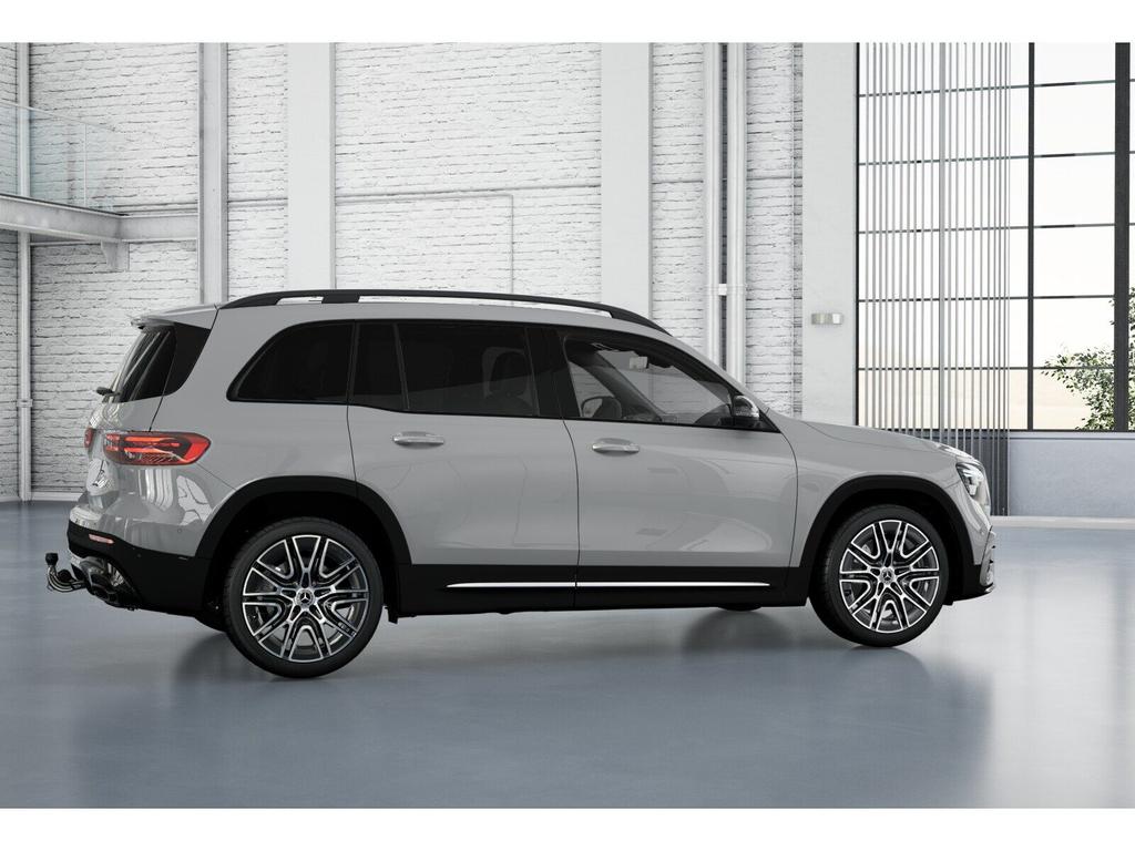 Mercedes-Benz GLB 250 2026 г. Серый, пробег 9900 км