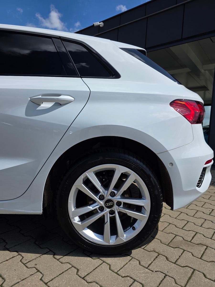 Audi A3 2022 г. Белый, пробег 36000 км