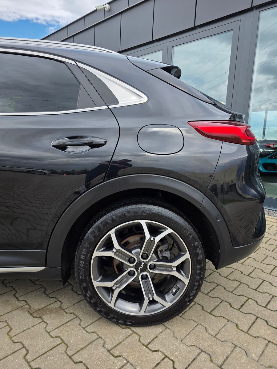 Kia XCeed 2022 г. Чёрный, пробег 49800 км