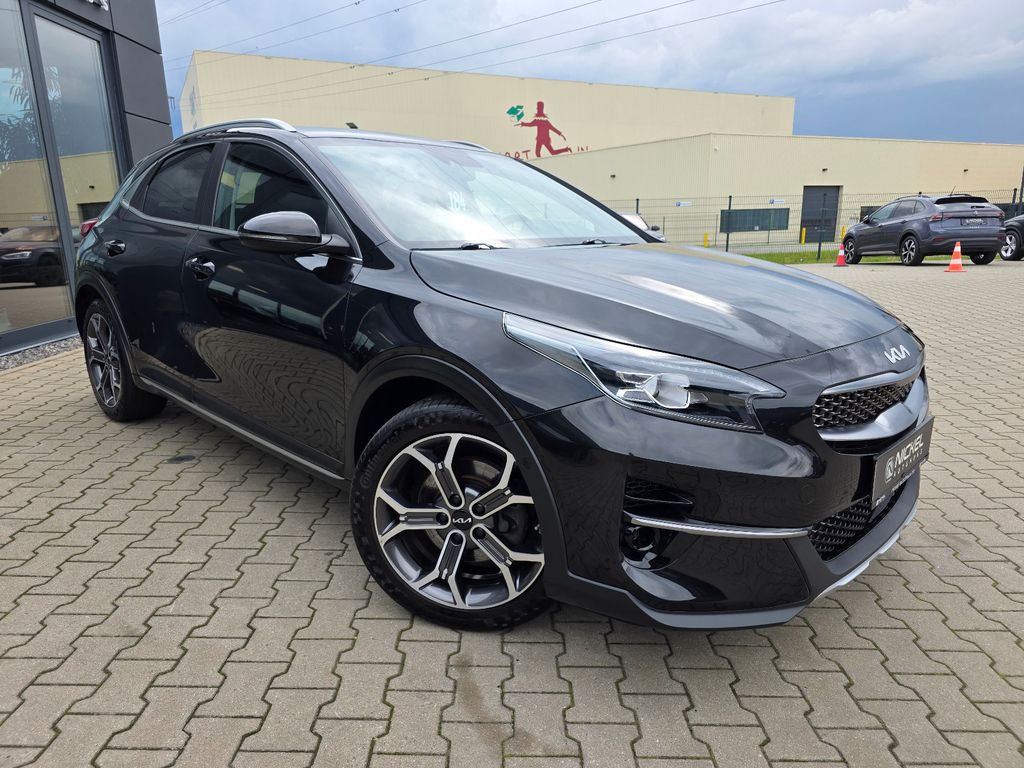 Kia XCeed 2022 г. Чёрный, пробег 49800 км
